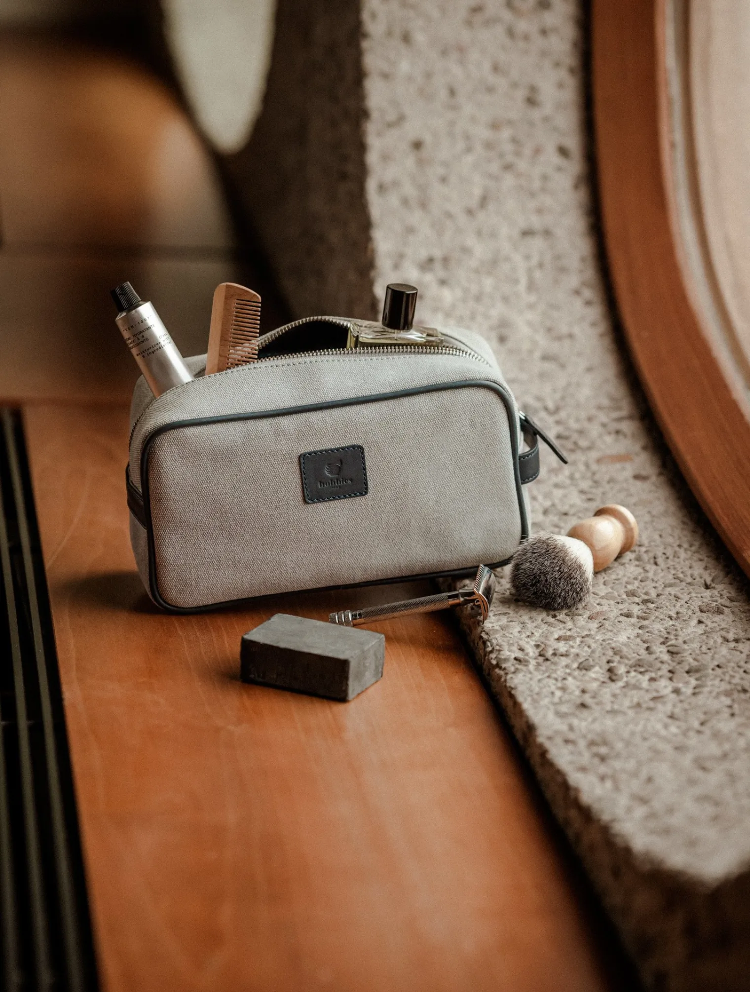 amalfi_4-2.webp Bobbies Travel Bags | Small Leather Goods | Amalfi
