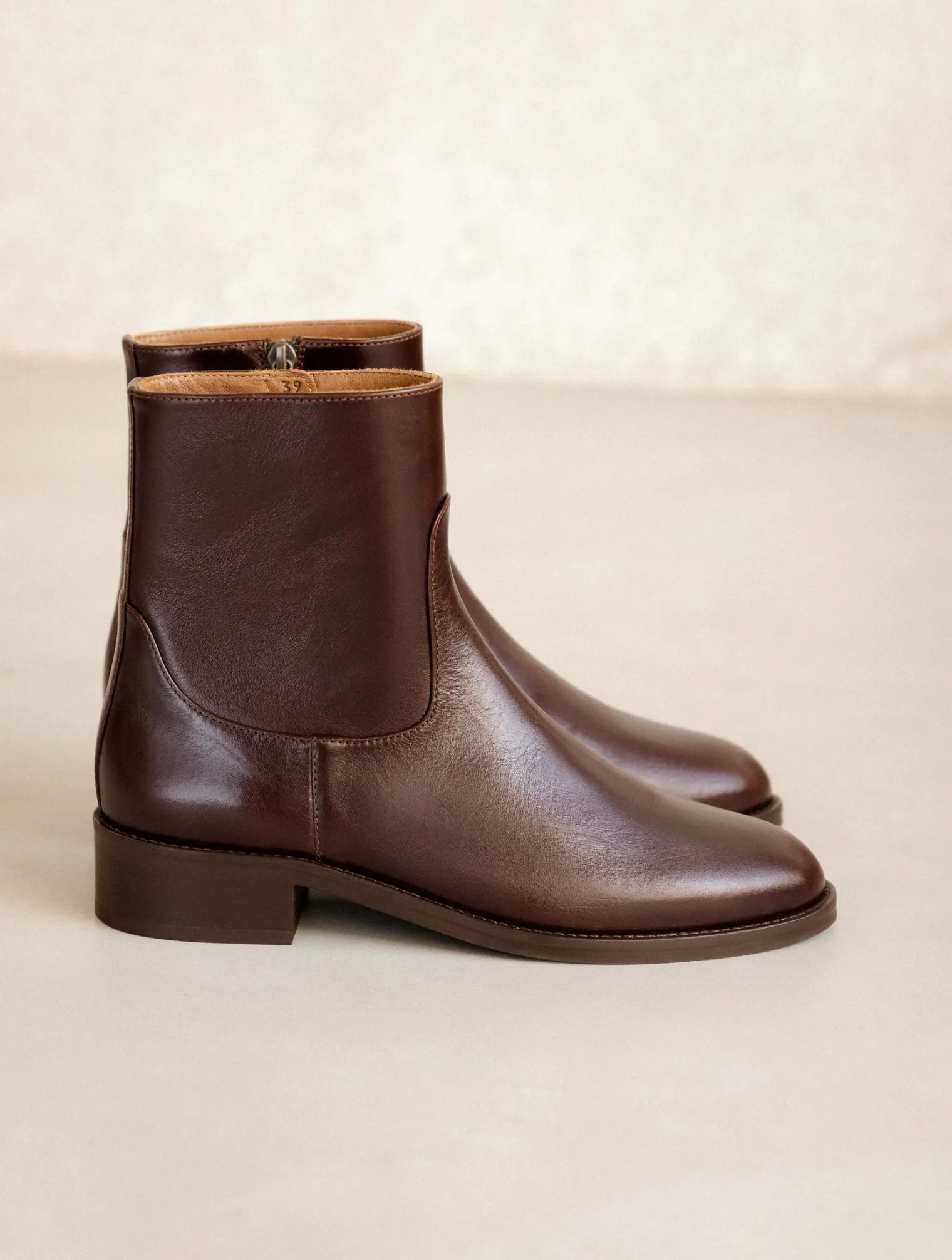 arij_2-1.webp Women Bobbies Ankle Boots | Arij