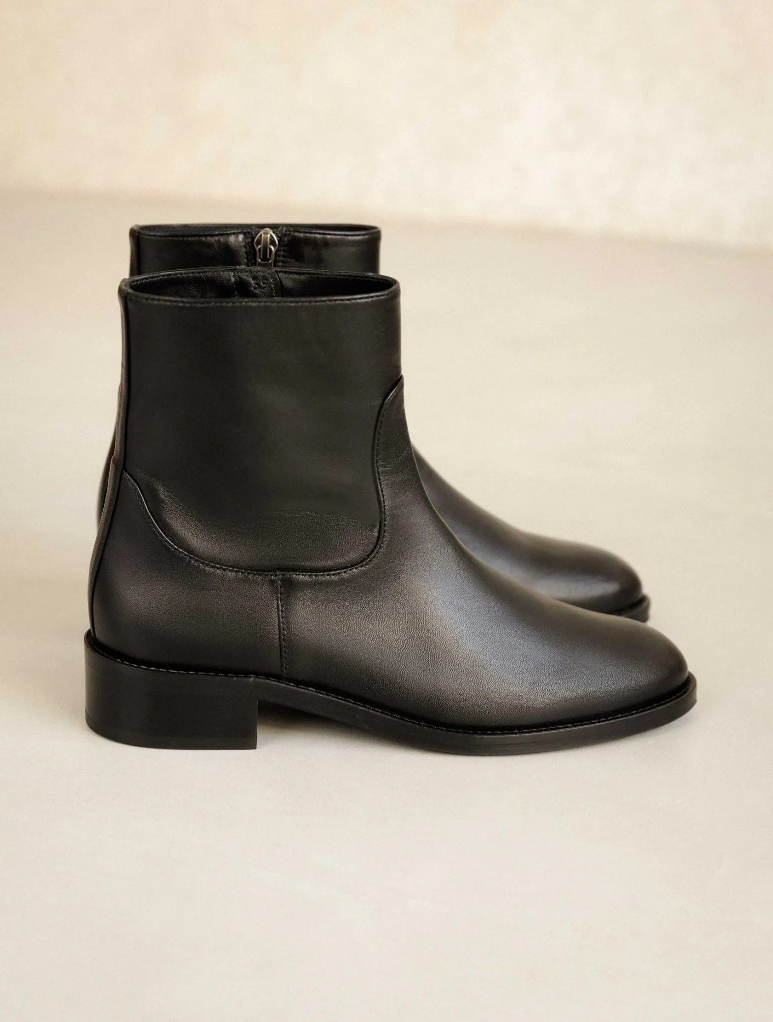 arij_2.webp Women Bobbies Ankle Boots | Arij