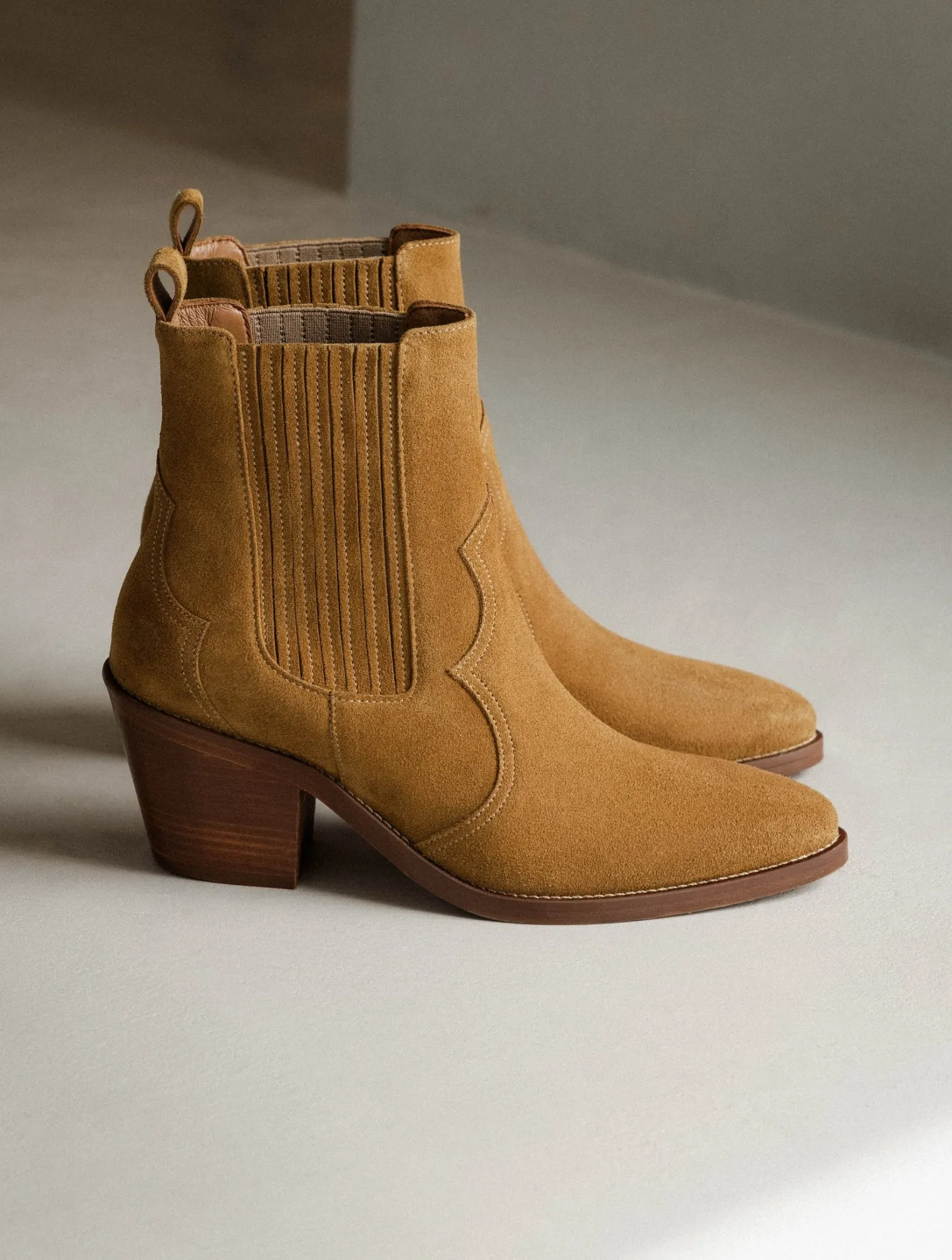 dakota_3-3.webp Women Bobbies Ankle Boots | Dakota