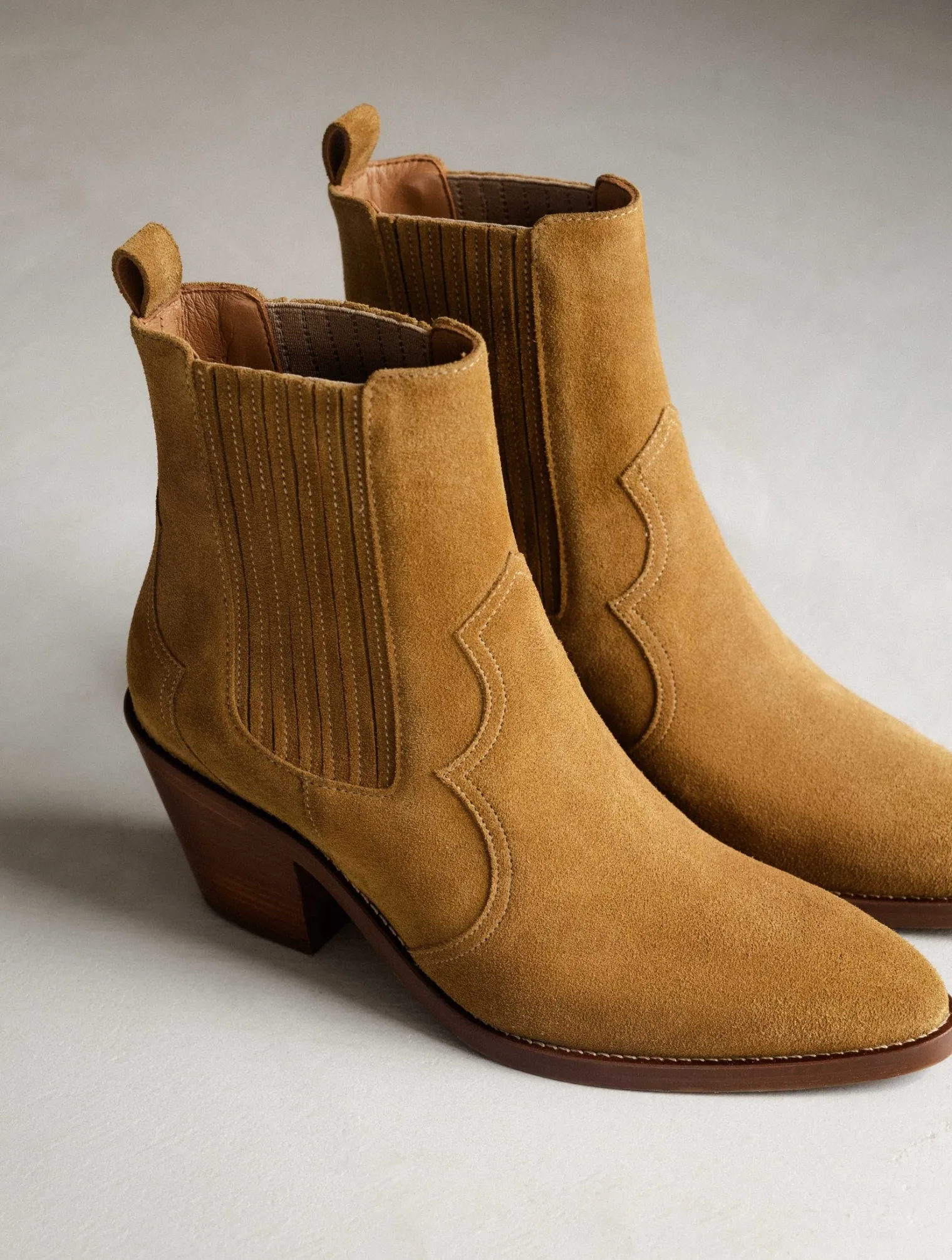dakota_5-3.webp Women Bobbies Ankle Boots | Dakota