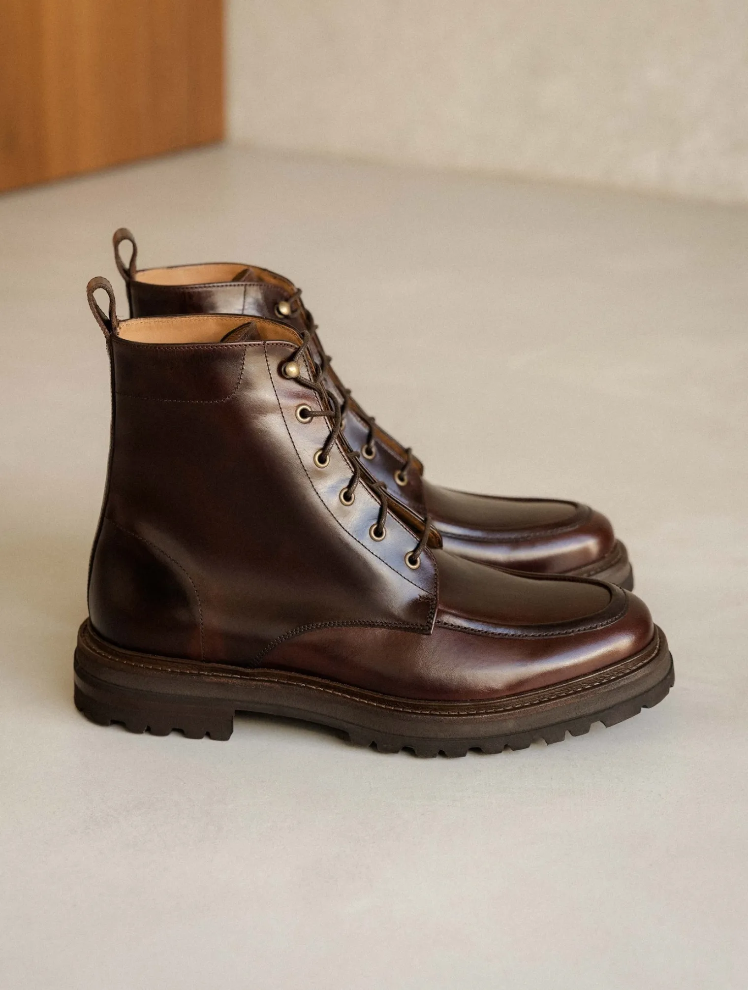 douglas_4-2.webp Bobbies Boots | Douglas