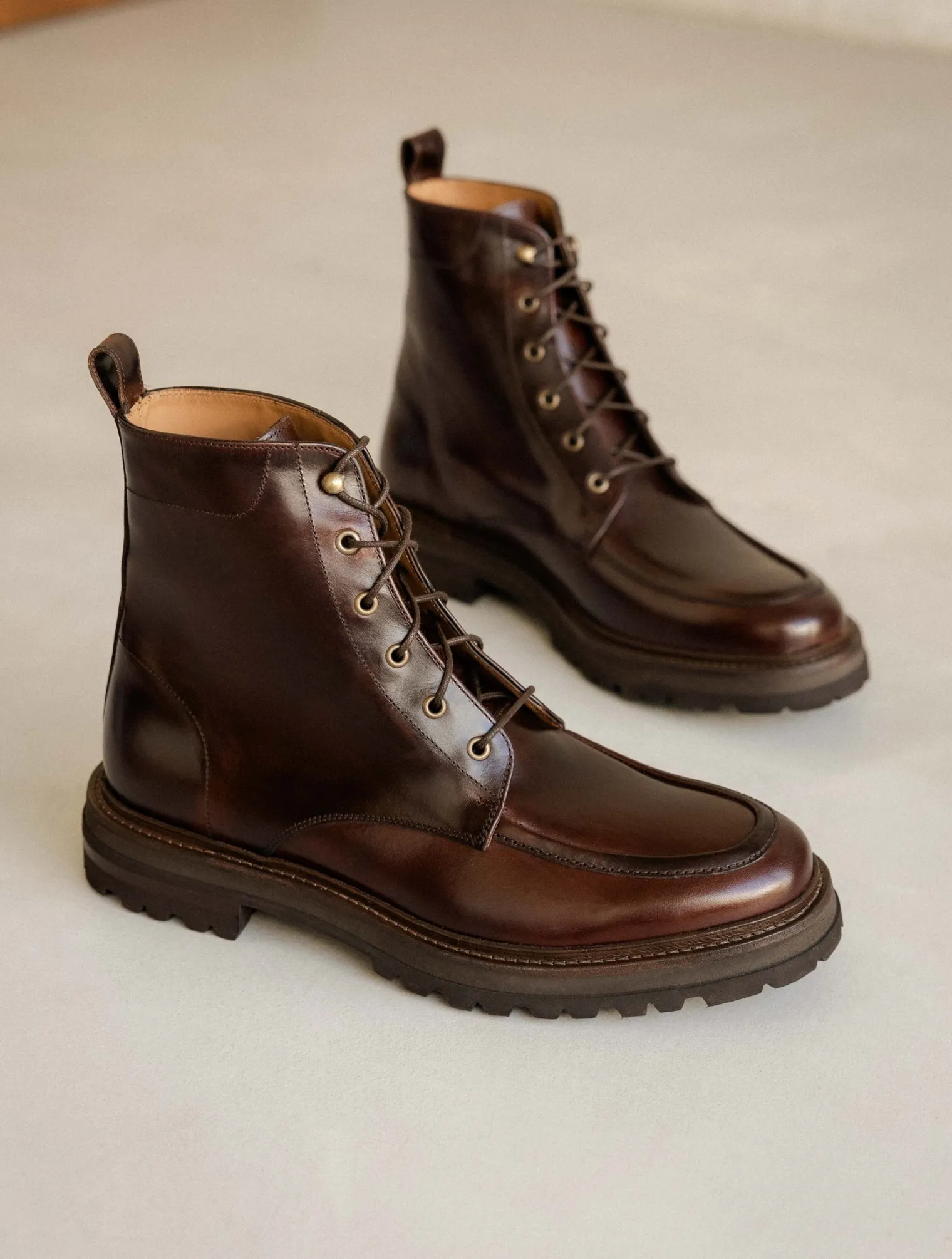 douglas_5-2.webp Bobbies Boots | Douglas