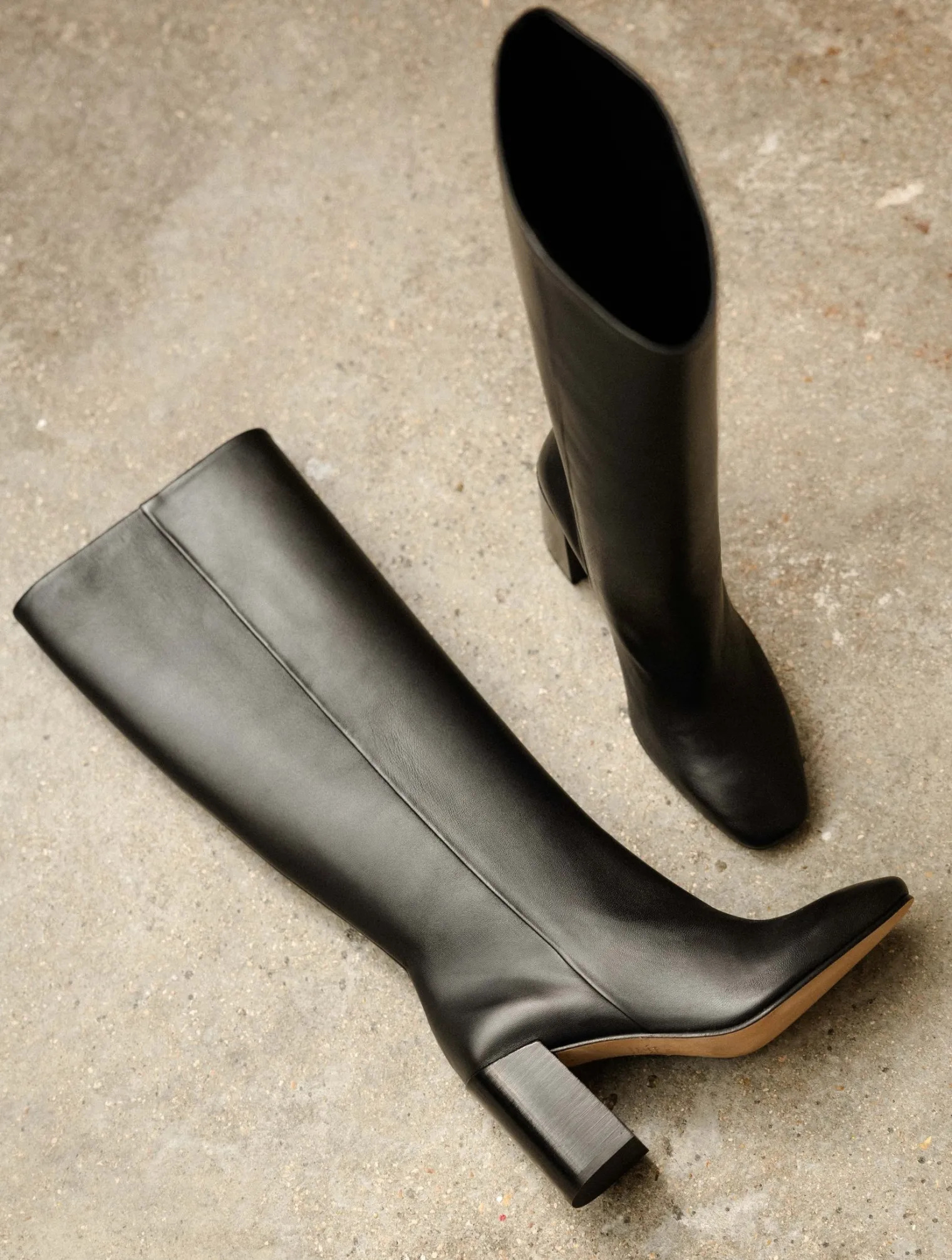 hisa_5.webp Women Bobbies Knee High Boots | Hisaé