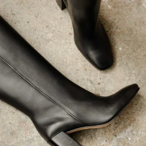 Women Bobbies Knee High Boots | Hisaé