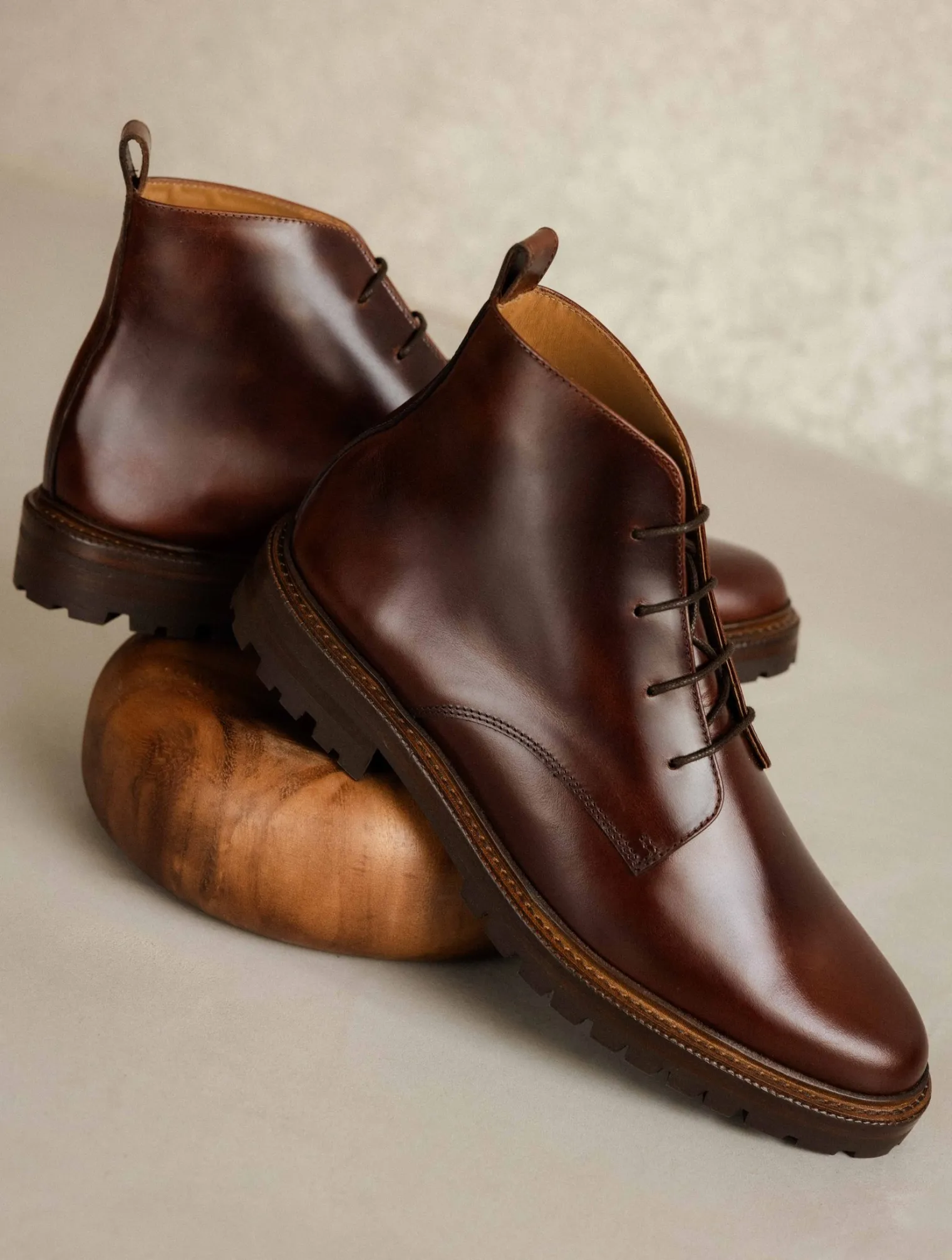 howelsen_0-1.webp Bobbies Boots | Howelsen