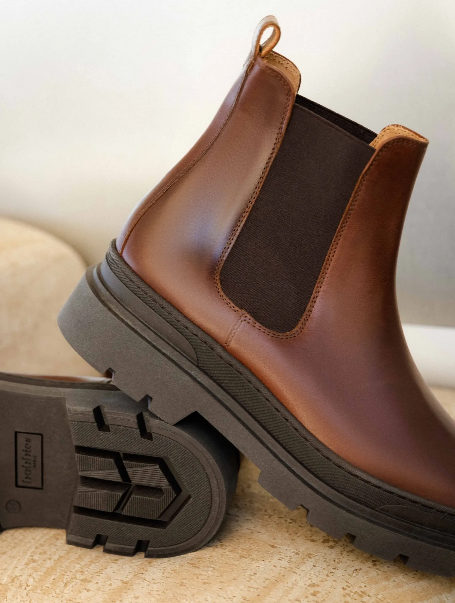 maokee_3-1.webp Bobbies Boots | Maokee