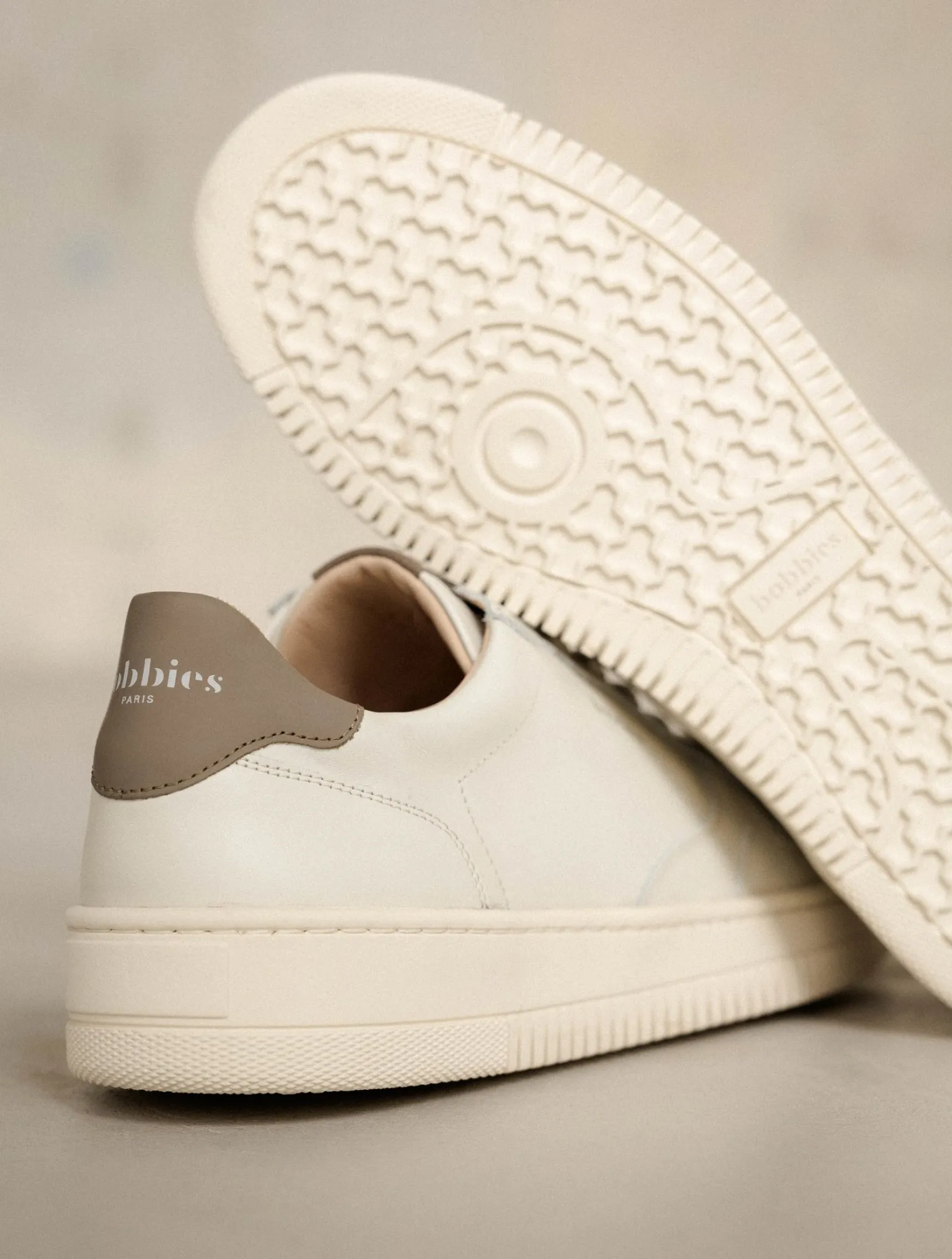 travis_2-2.webp Bobbies Sneakers | Travis