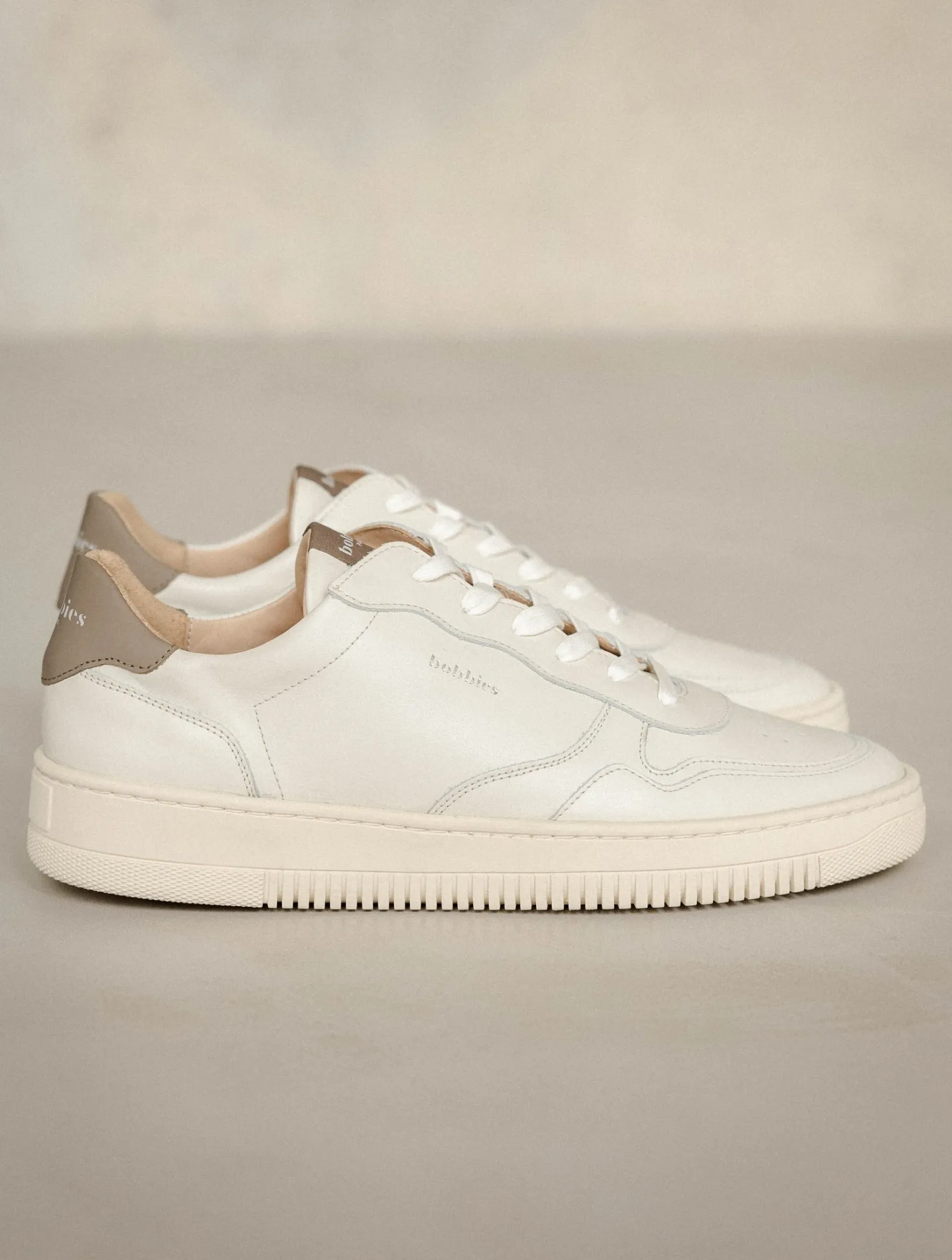 travis_4-2.webp Bobbies Sneakers | Travis