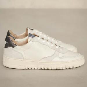 Bobbies Sneakers | Travis
