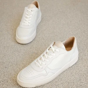Bobbies Sneakers | Travis