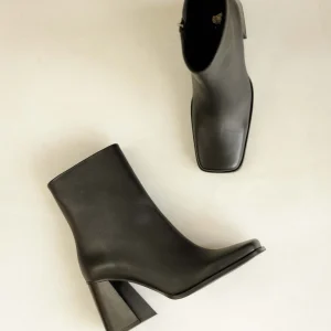Women Bobbies Ankle Boots | Wilma